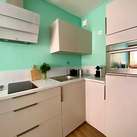 Les Beaux Jours - Calm & Sunny Balcony *