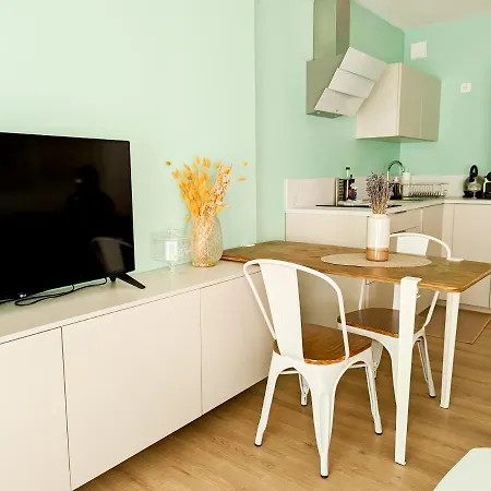 Apartment Les Beaux Jours - Calm & Sunny Balcony Antibes