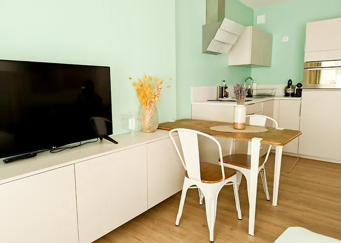 Daire Les Beaux Jours - Calm & Sunny Balcony Antibes