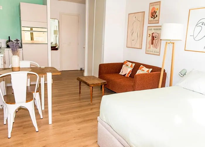 Les Beaux Jours - Calm & Sunny Balcony Daire *