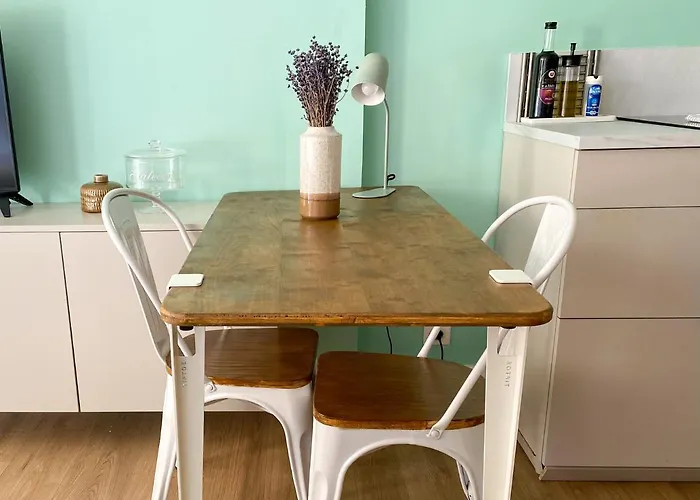 Les Beaux Jours - Calm & Sunny Balcony *